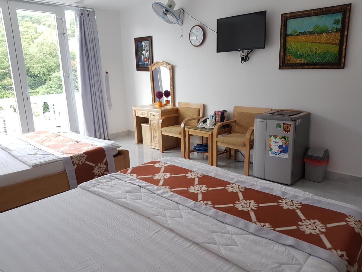 Kieu Lan Hotel Чау Док Екстериор снимка